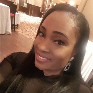 Meet your Posher, Crystal